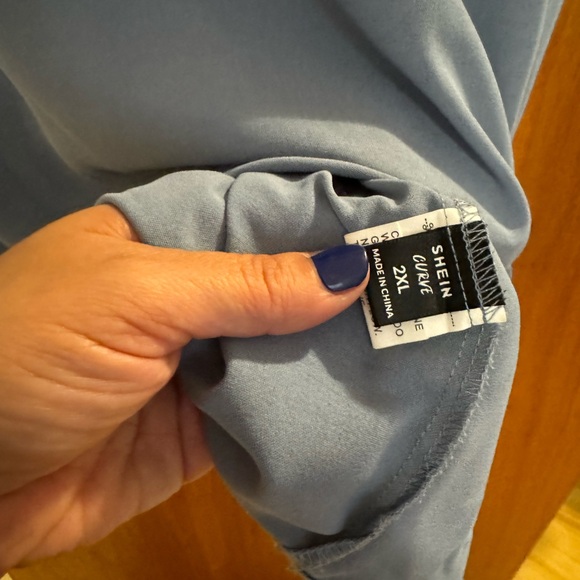 Woman top - Picture 2 of 2